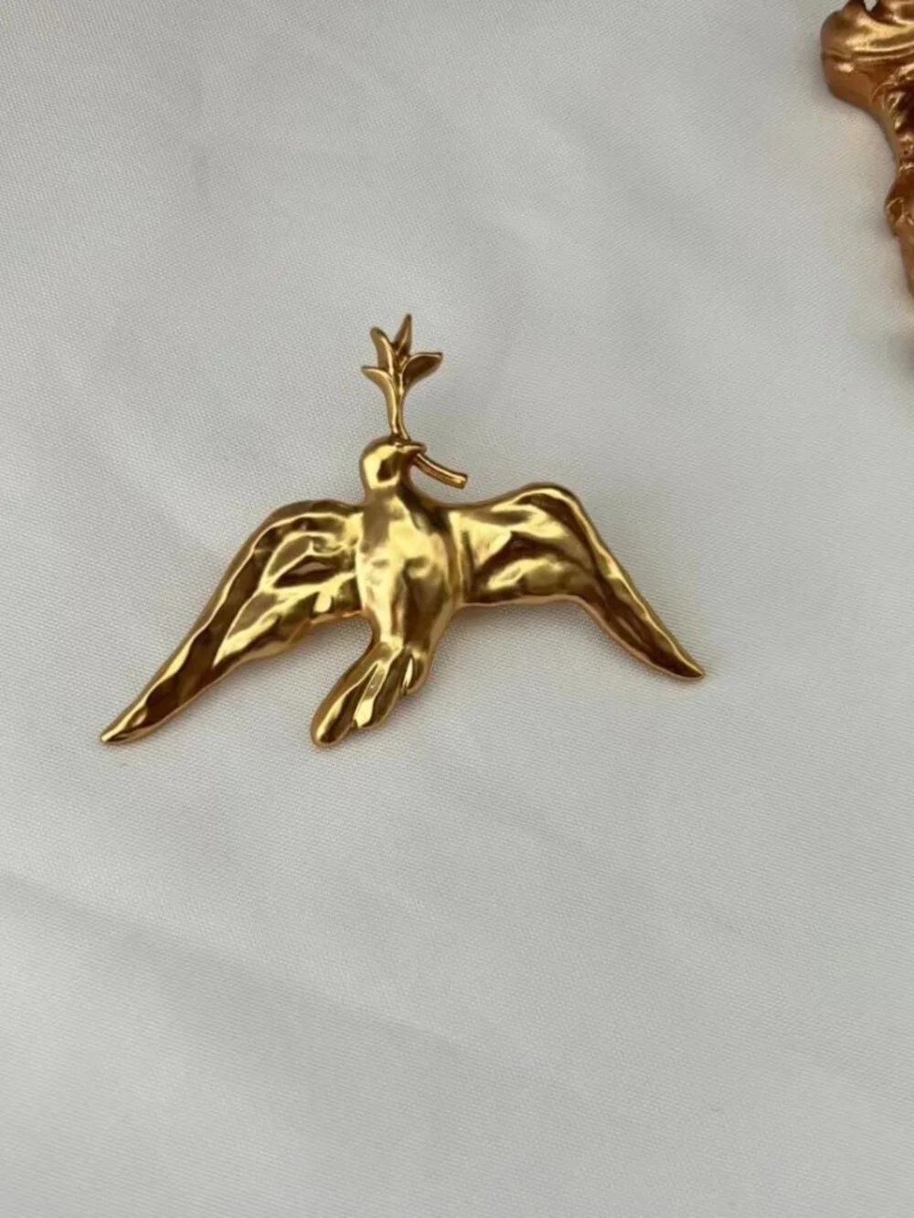 Schiaparelli High-End Minimalist Peace Dove Small Brooch